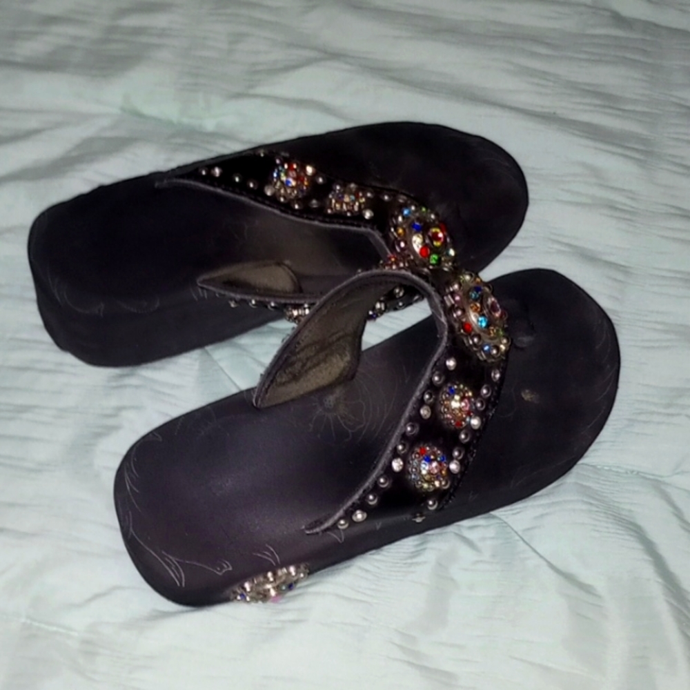 Size 7 Montana West wedge flip flop
